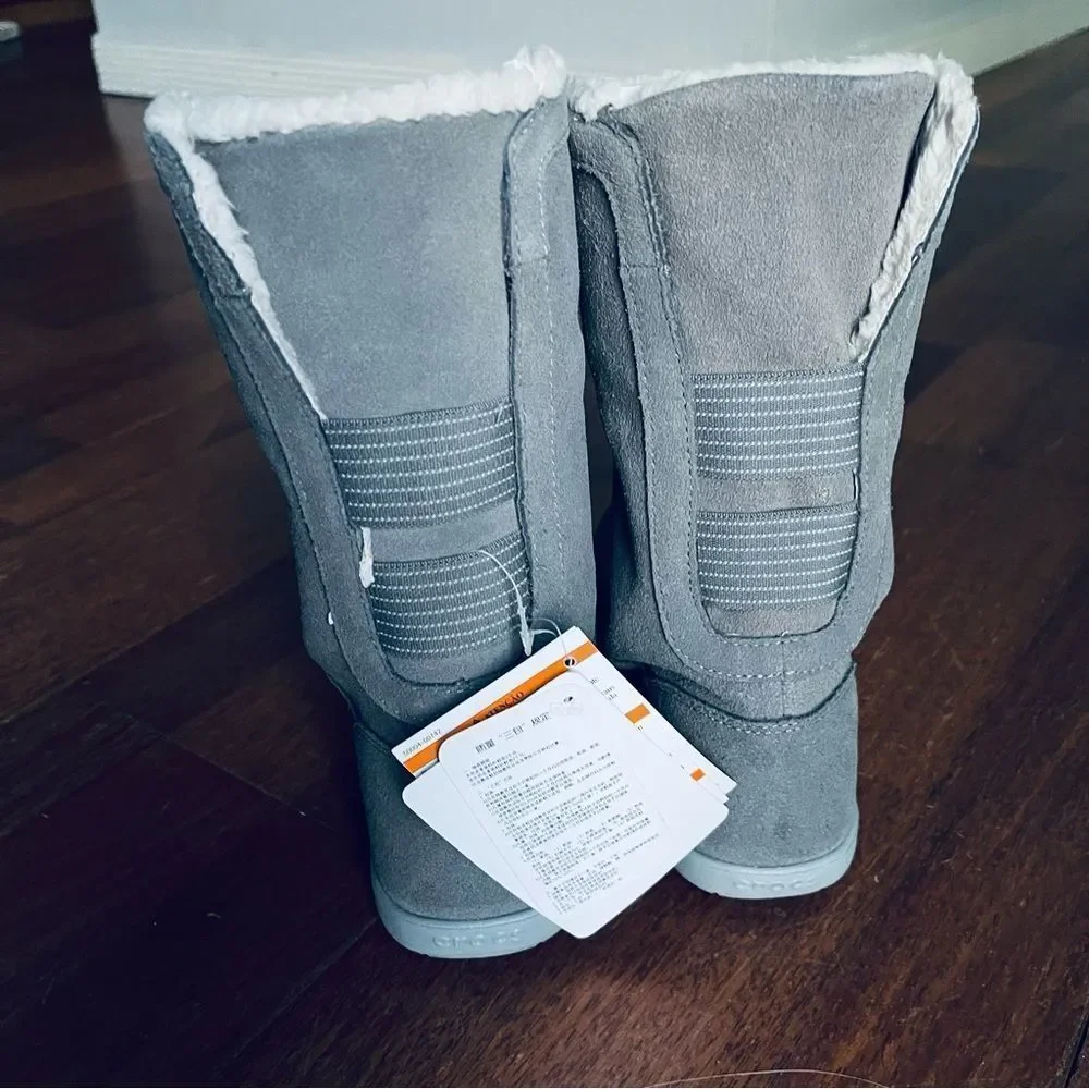 NIB Crocs Adela Foldover Fuzz Bootie 6 Smoke‎ Gray
